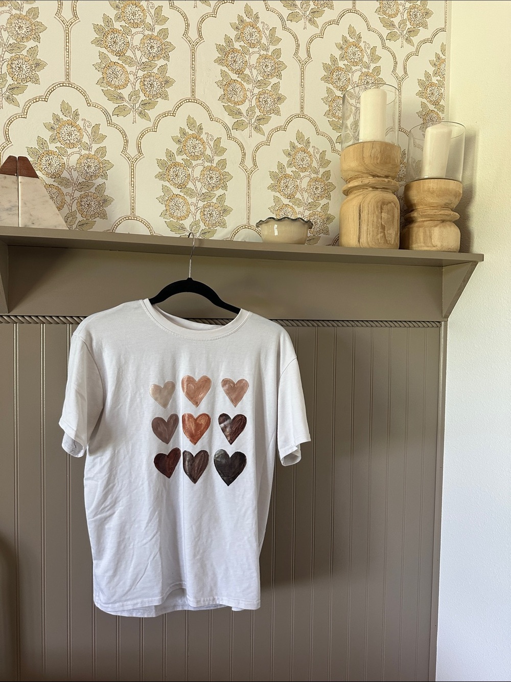 White Heart Graphic Tee - Neutral Tone Hearts